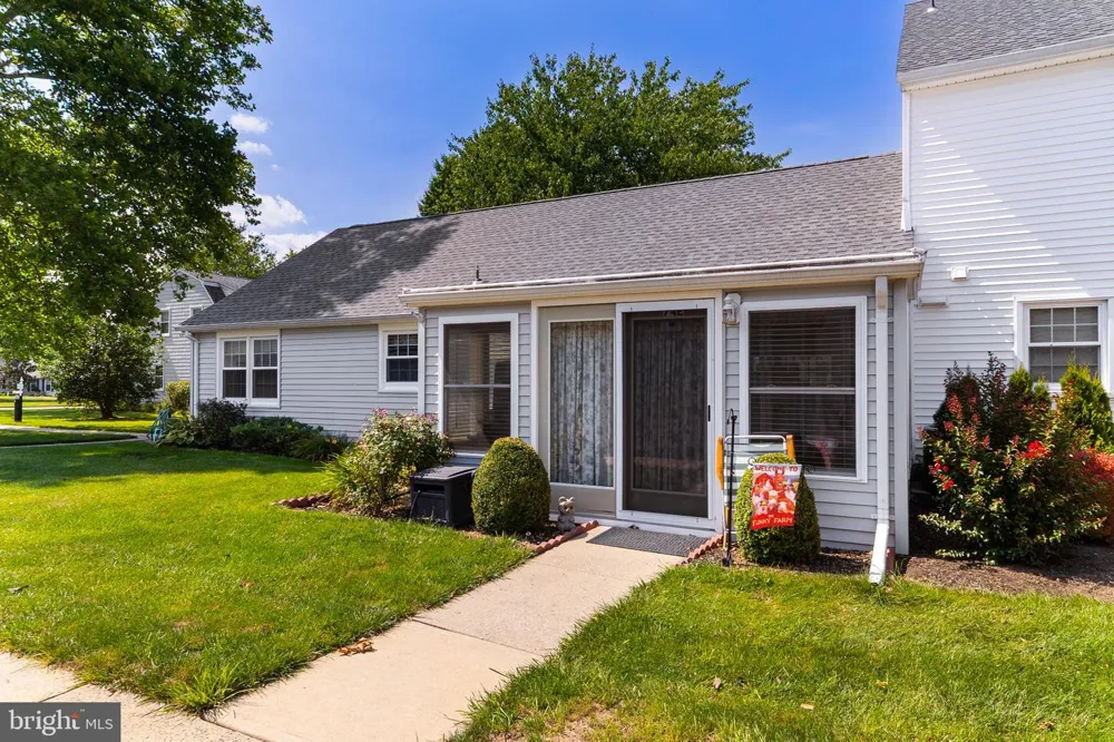 74 AMHERST LANE E Monroe Township, NJ 08831