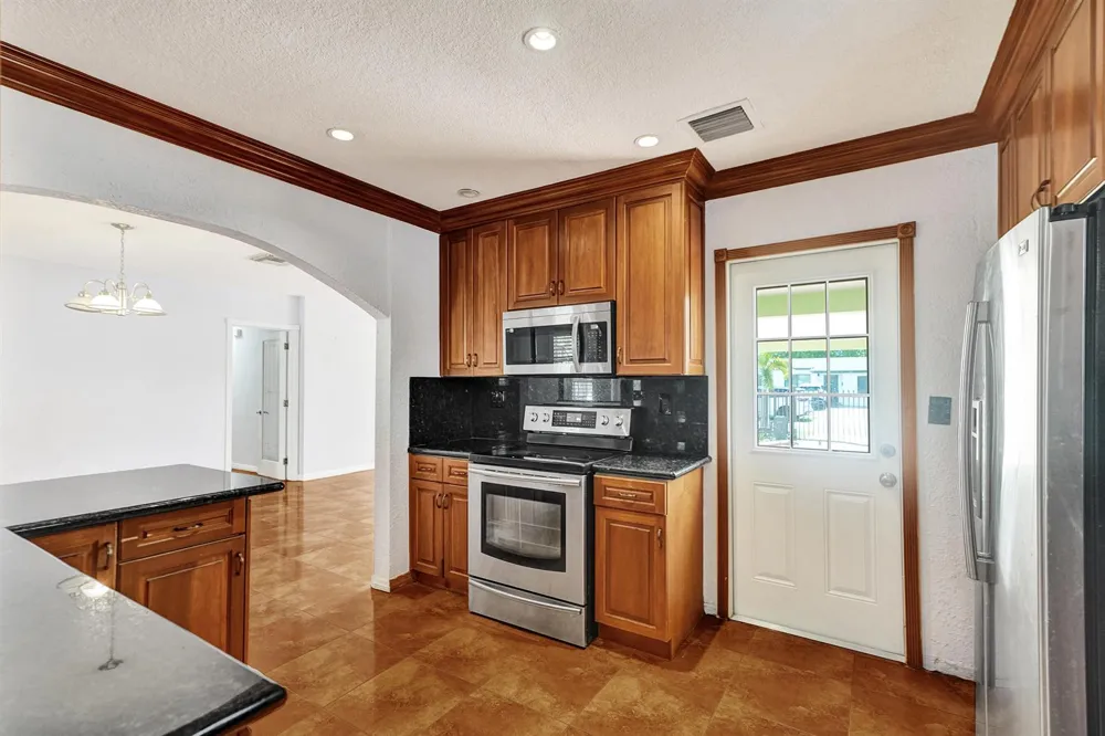 3311 SW 105th Court Miami, FL 33165
