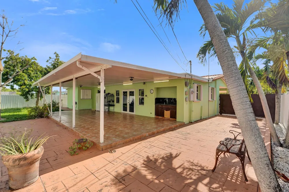 3311 SW 105th Court Miami, FL 33165