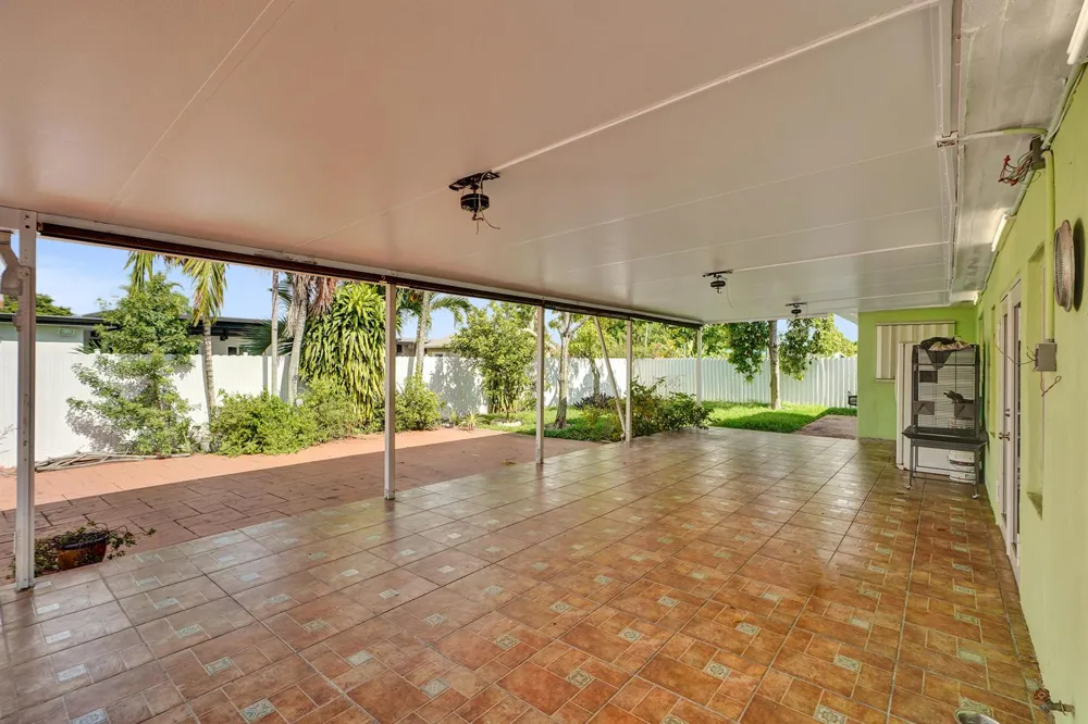 3311 SW 105th Court Miami, FL 33165
