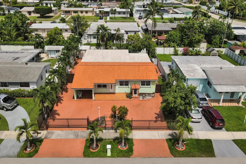 3311 SW 105th Court Miami, FL 33165