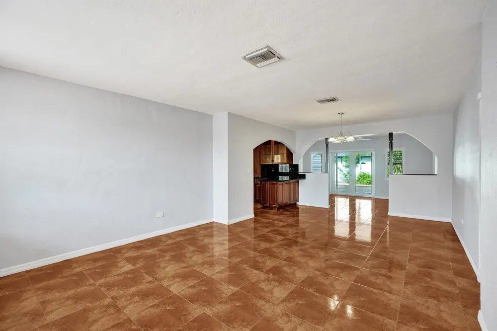 3311 SW 105th Court Miami, FL 33165