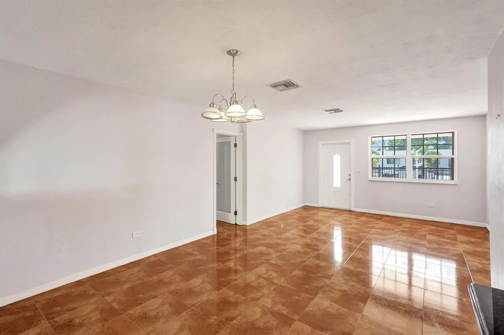 3311 SW 105th Court Miami, FL 33165