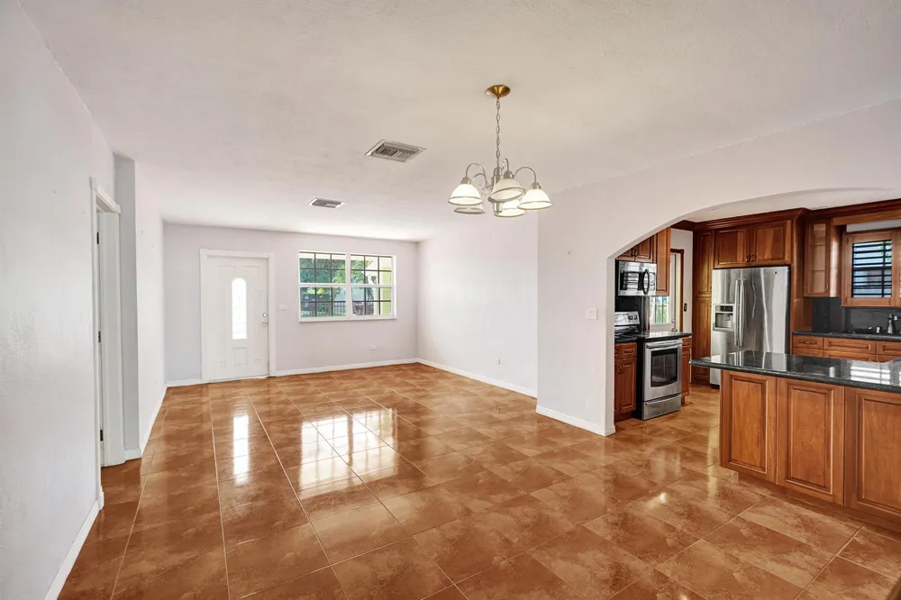 3311 SW 105th Court Miami, FL 33165