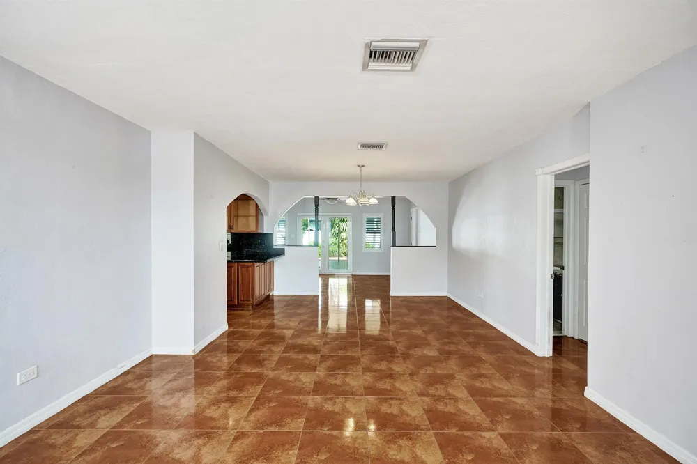 3311 SW 105th Court Miami, FL 33165