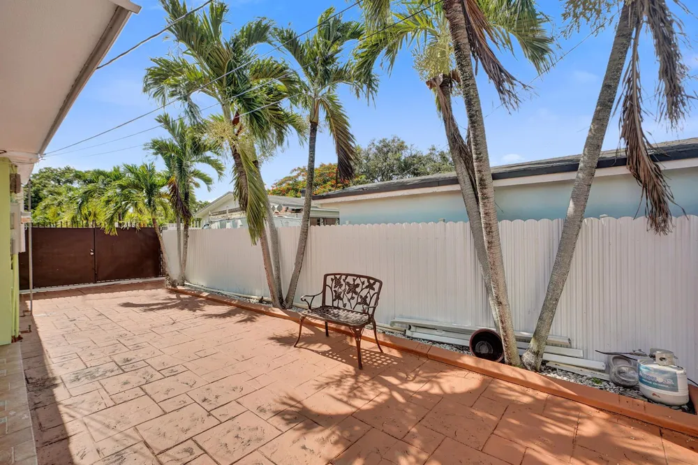 3311 SW 105th Court Miami, FL 33165