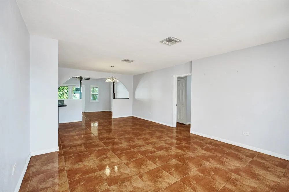 3311 SW 105th Court Miami, FL 33165