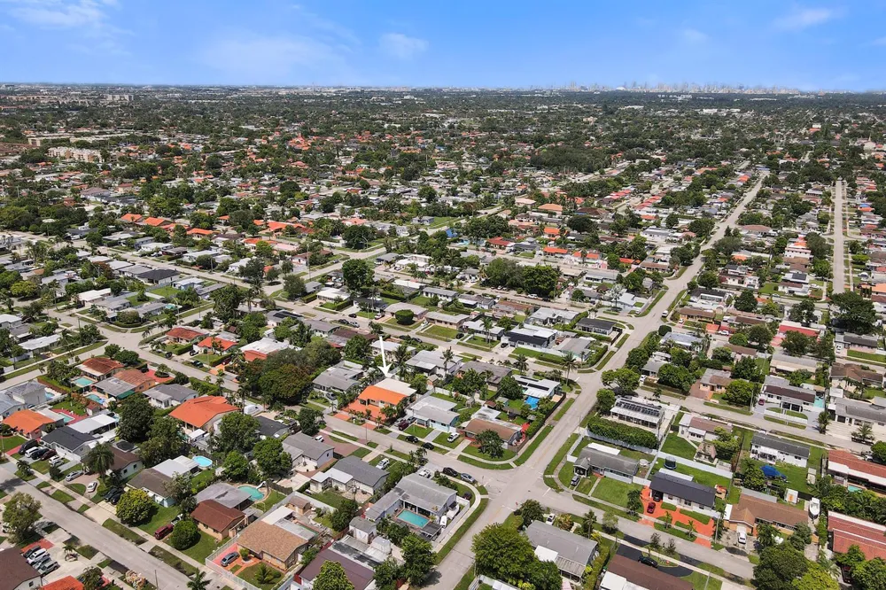 3311 SW 105th Court Miami, FL 33165