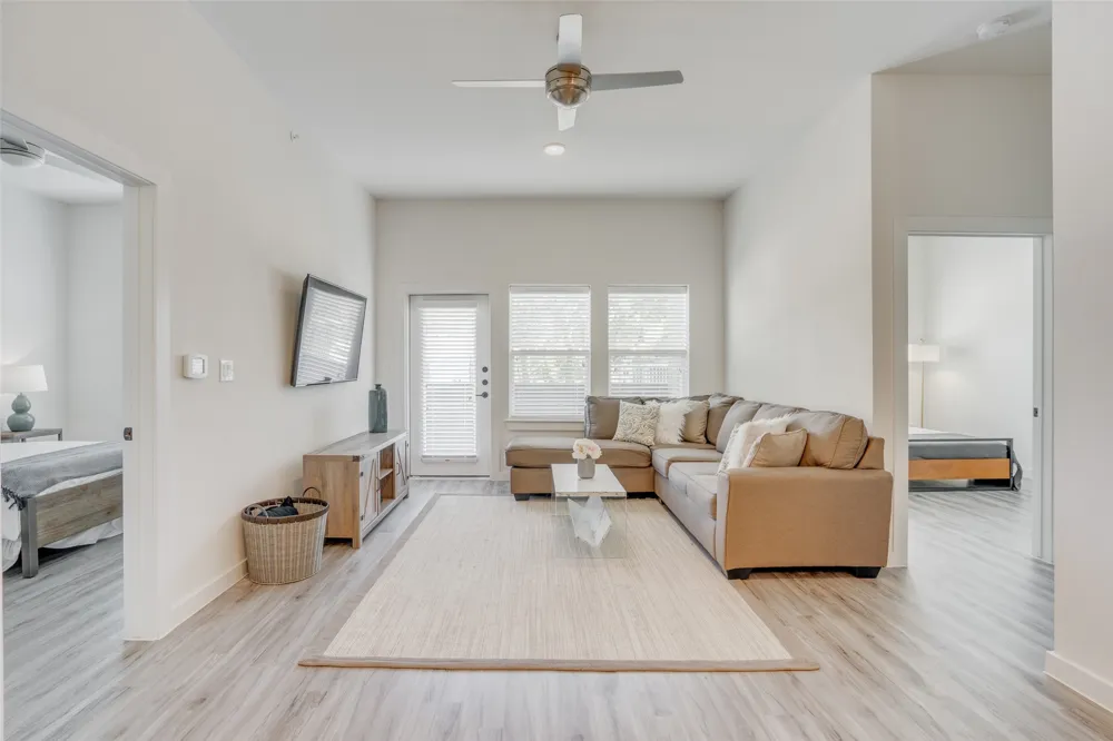 209 Wimberly Street #1-207 Fort Worth, TX 76107