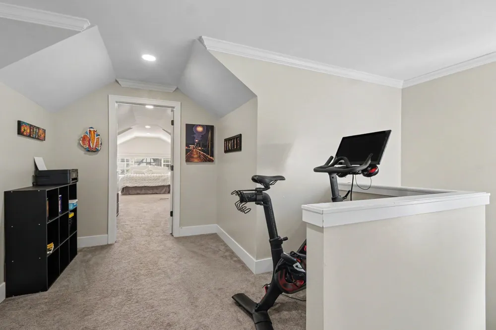 907 University Place Grosse Pointe, MI 48230