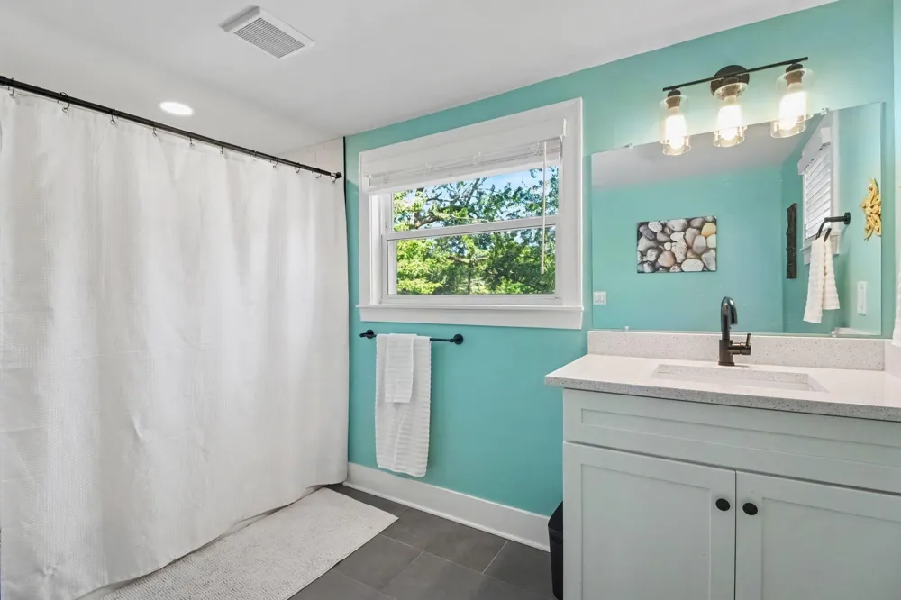 907 University Place Grosse Pointe, MI 48230