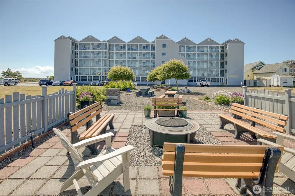 401 Westport View SW #203 Ocean Shores, WA 98569