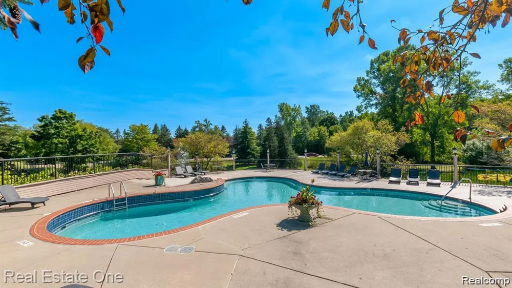7332 Meadowridge Circle West Bloomfield Charter Township, MI 48322