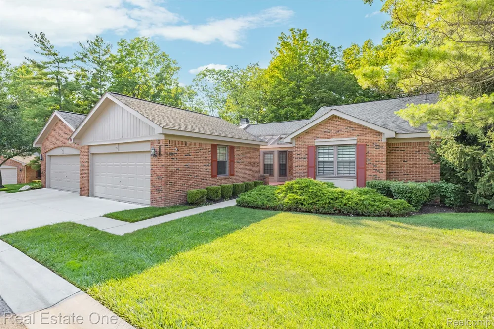 7332 Meadowridge Circle West Bloomfield Charter Township, MI 48322
