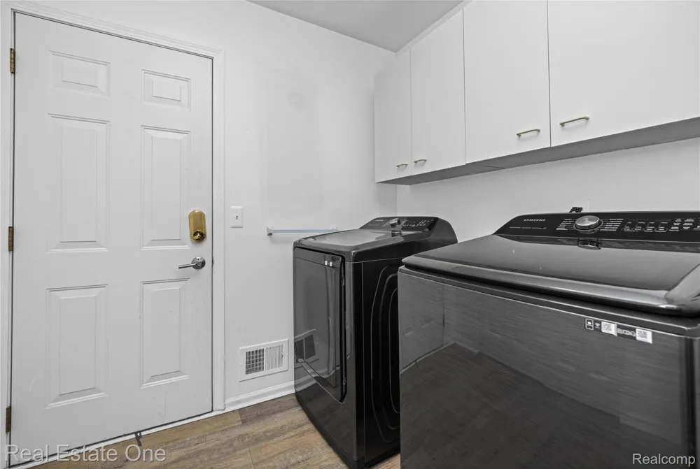 7332 Meadowridge Circle West Bloomfield Charter Township, MI 48322