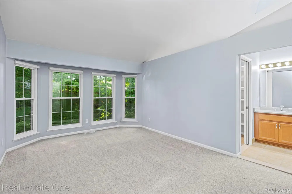 7332 Meadowridge Circle West Bloomfield Charter Township, MI 48322