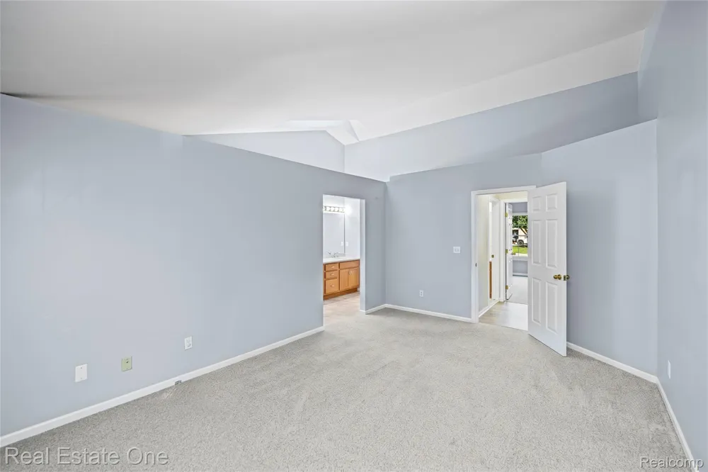 7332 Meadowridge Circle West Bloomfield Charter Township, MI 48322