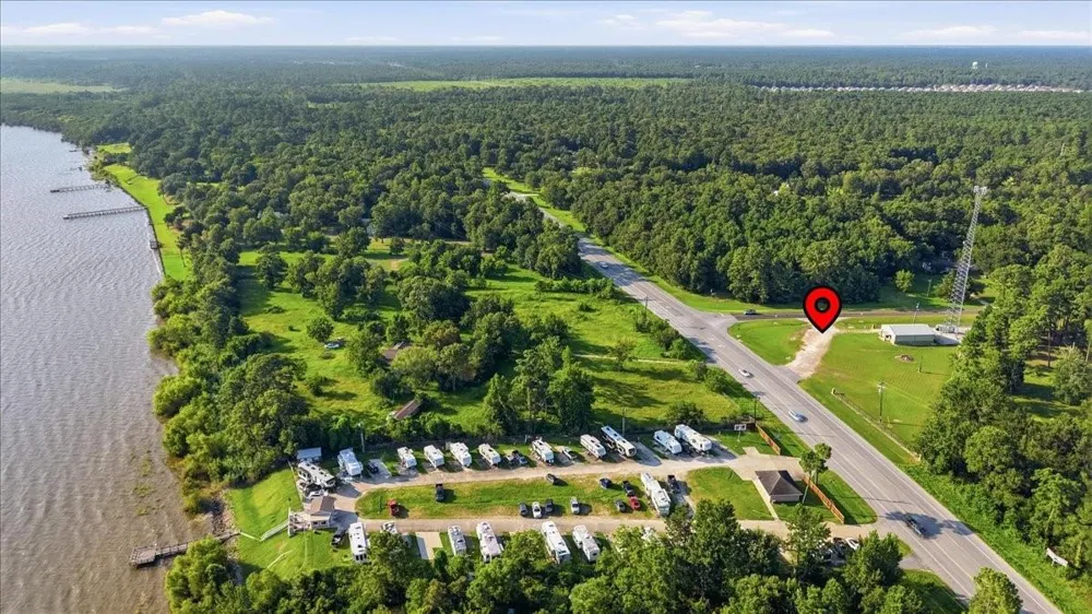 3438 Fm 563 Anahuac, TX 77514
