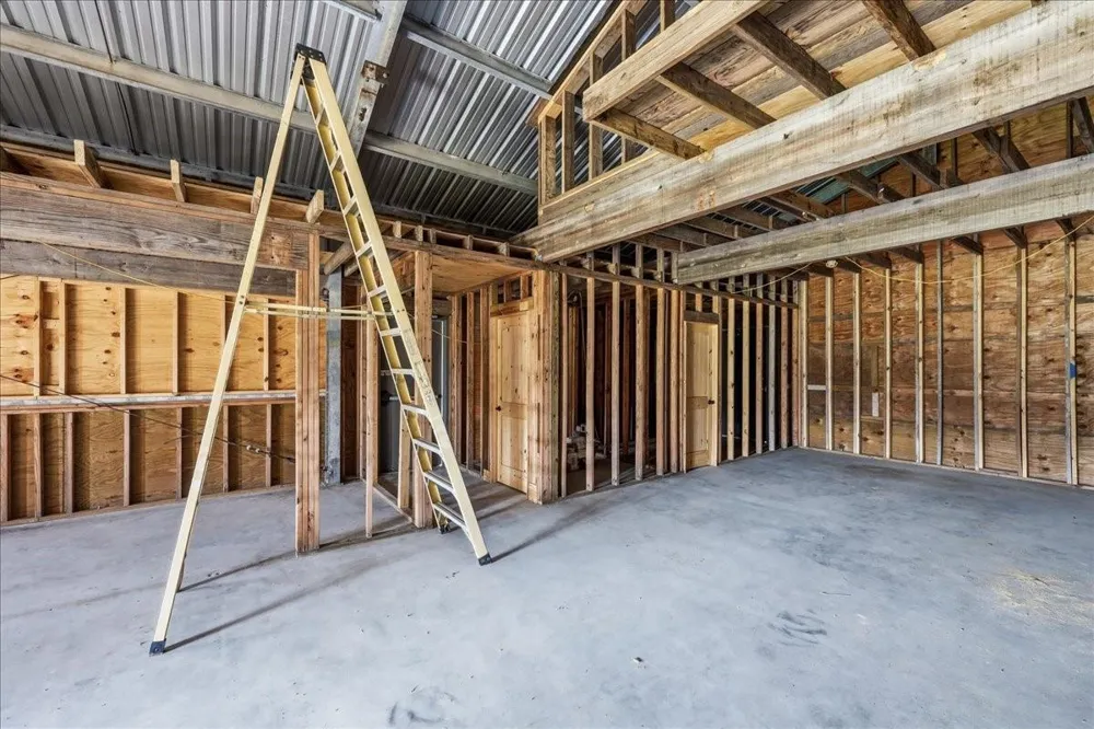 3438 Fm 563 Anahuac, TX 77514