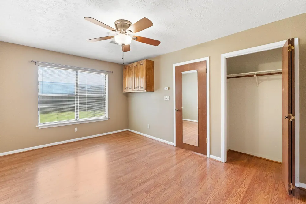 108 Meadow Creek Drive Schulenburg, TX 78956