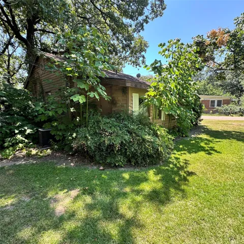 203 Roosevelt Road