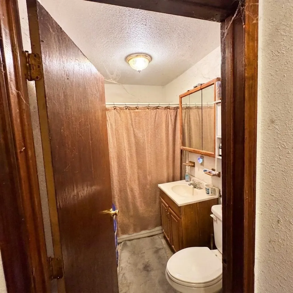 203 Roosevelt Road Hooks, TX 75561