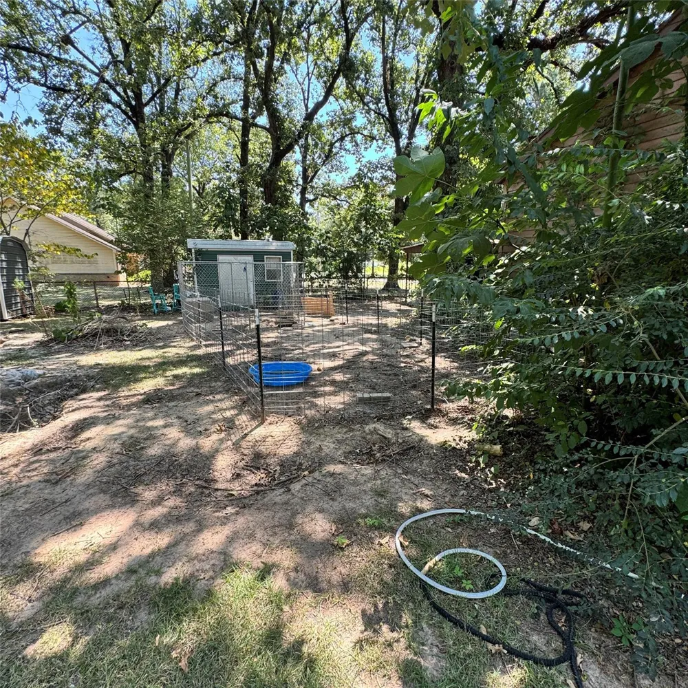 203 Roosevelt Road Hooks, TX 75561