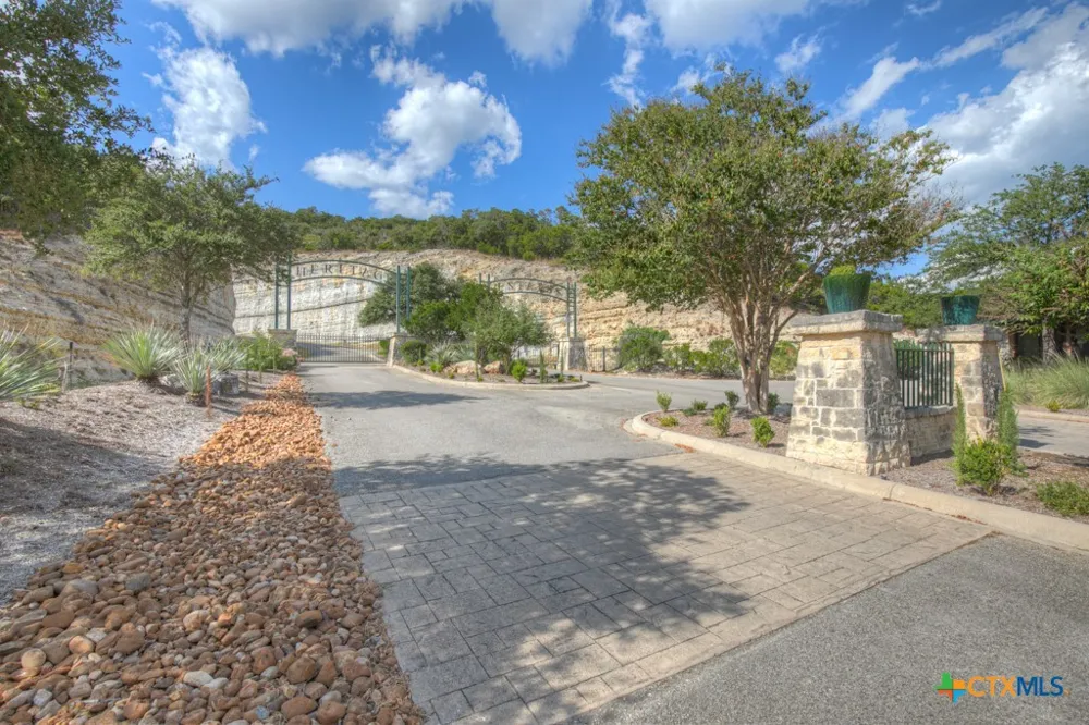 338 Sheridan Drive Canyon Lake, TX 78133