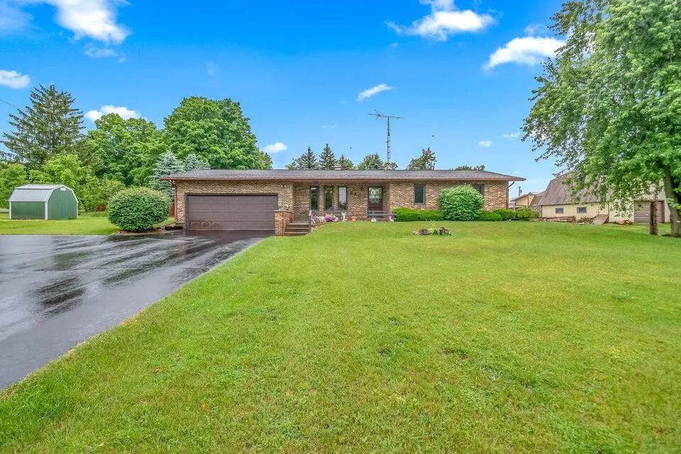 2607 Thompson Street Osseo, MI 49266
