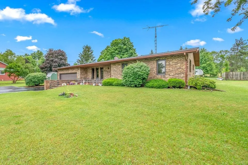 2607 Thompson Street Osseo, MI 49266