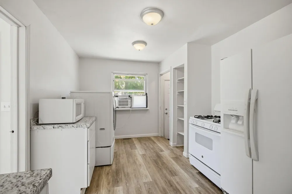 1360 Woodglen Avenue Ypsilanti, MI 48198