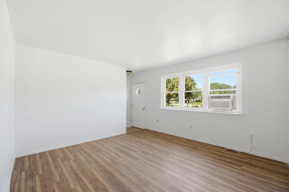 1360 Woodglen Avenue Ypsilanti, MI 48198