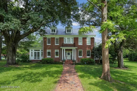 1115 College Street