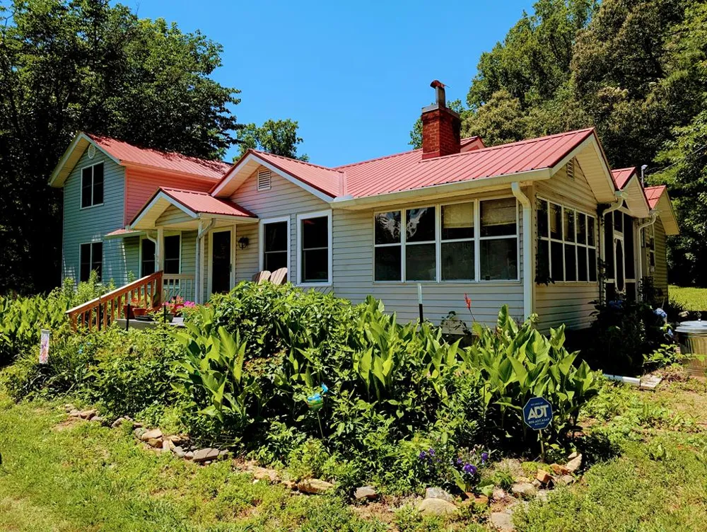 169 E Vineyard Road Hayesville, NC 28904