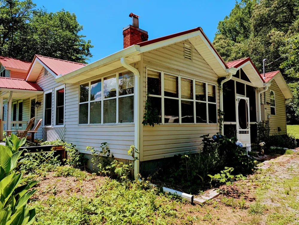 169 E Vineyard Road Hayesville, NC 28904