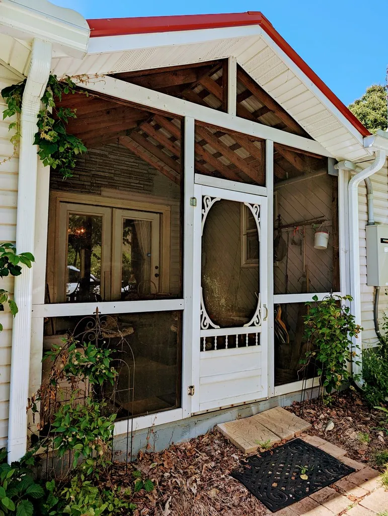 169 E Vineyard Road Hayesville, NC 28904