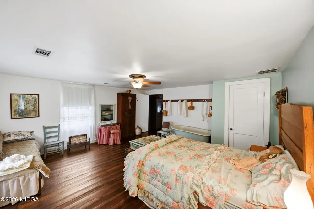 1880 Dames Ferry Road Forsyth, GA 31029