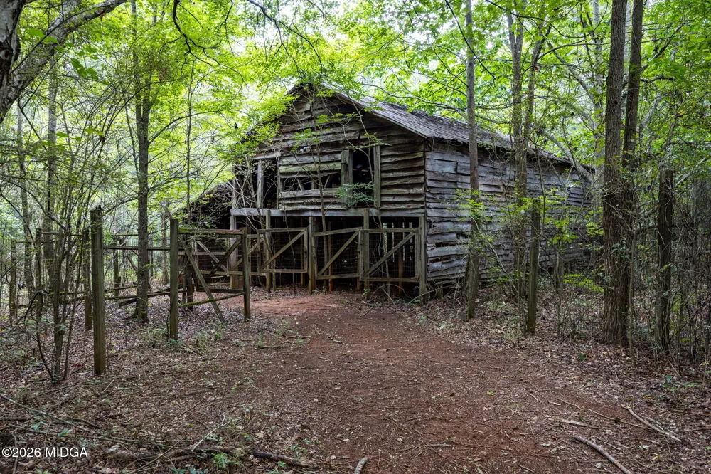 1880 Dames Ferry Road Forsyth, GA 31029