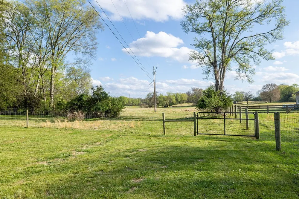 1331 Highway 64 W Shelbyville, TN 37160