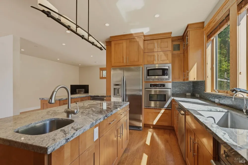 13785 Green Valley Road Forestville, CA 95436
