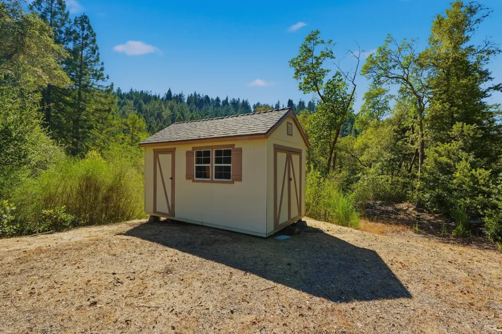 13785 Green Valley Road Forestville, CA 95436