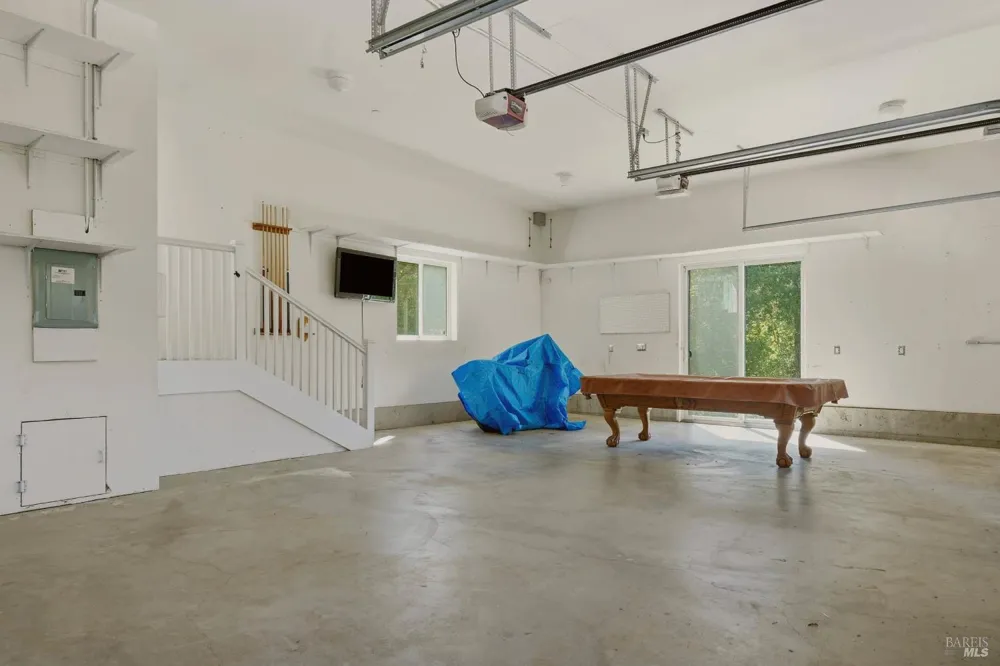 13785 Green Valley Road Forestville, CA 95436