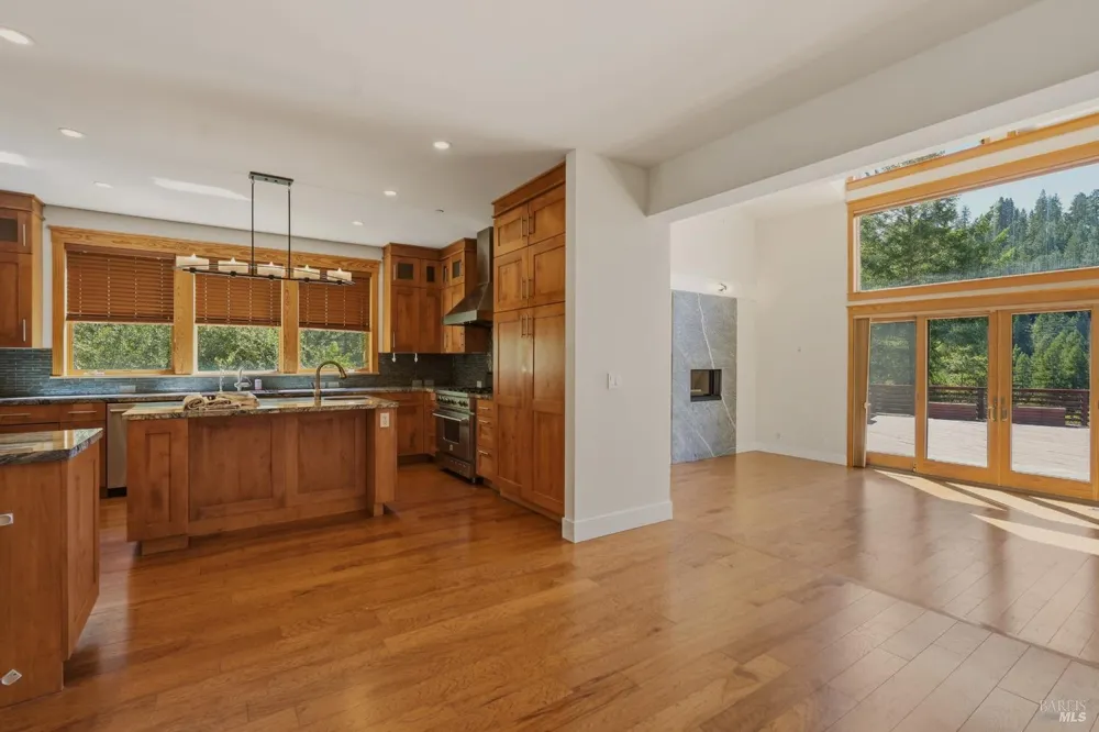 13785 Green Valley Road Forestville, CA 95436