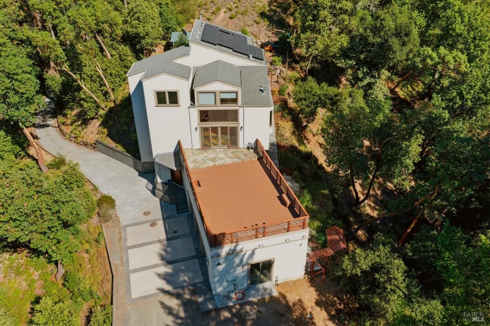 13785 Green Valley Road Forestville, CA 95436