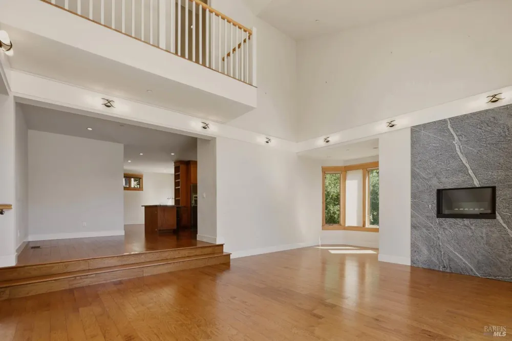 13785 Green Valley Road Forestville, CA 95436