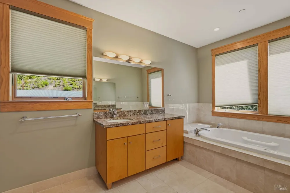 13785 Green Valley Road Forestville, CA 95436