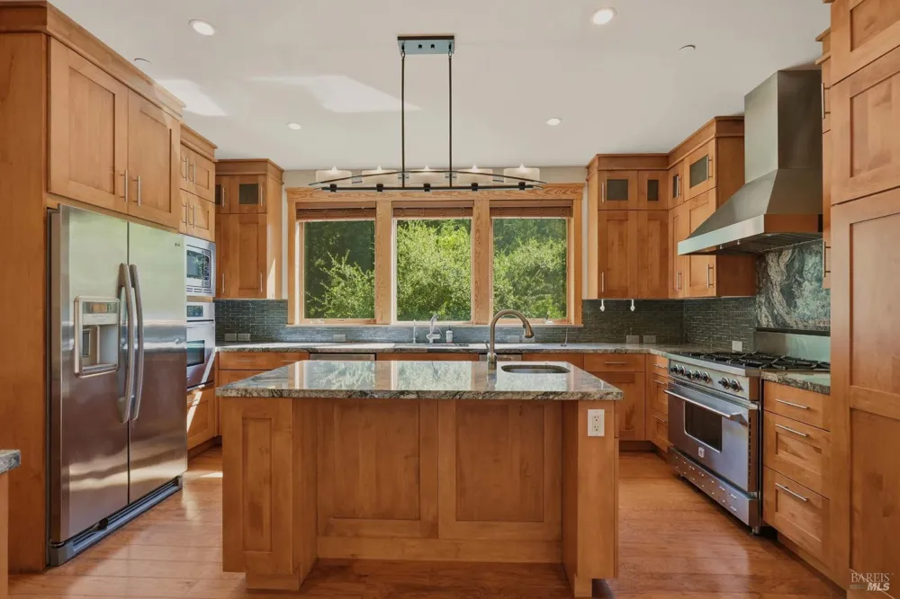 13785 Green Valley Road Forestville, CA 95436