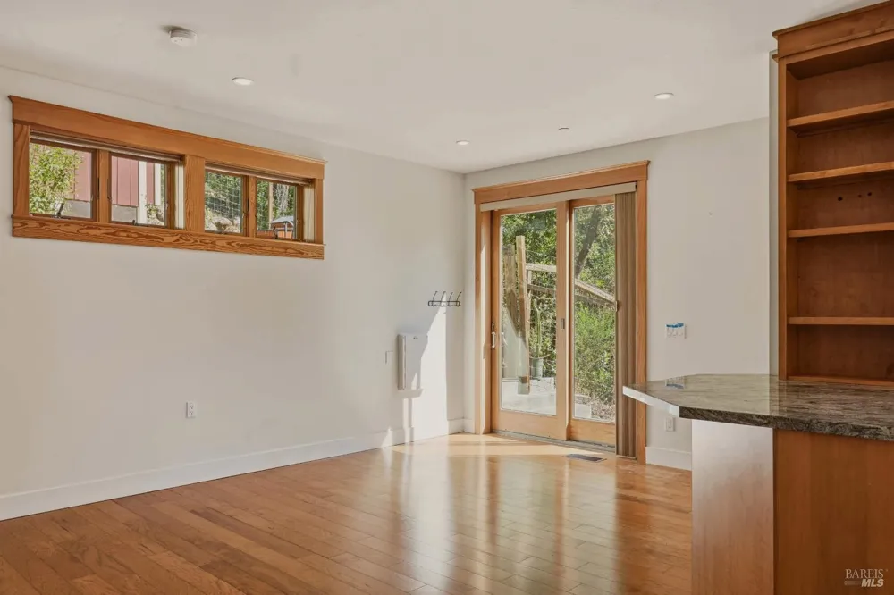 13785 Green Valley Road Forestville, CA 95436