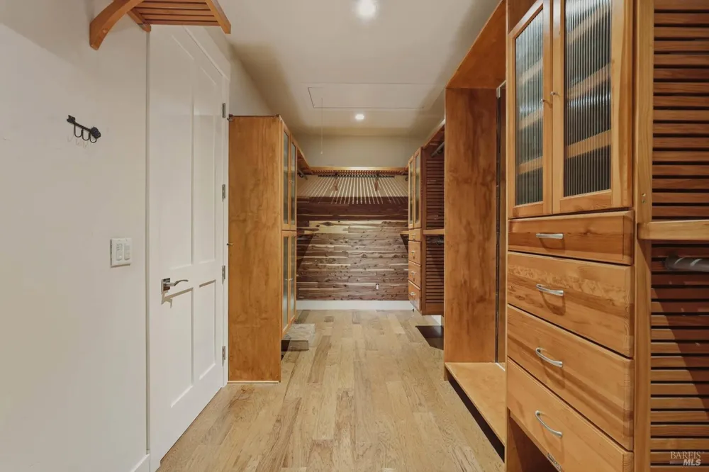 13785 Green Valley Road Forestville, CA 95436