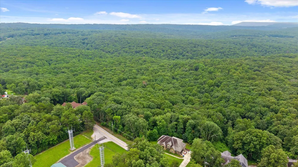 2830 Kell Road Signal Mountain, TN 37377